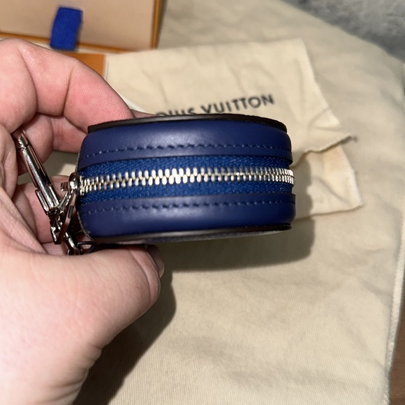 Louis Vuitton monogram giant escale pouch case purse charm key chain coin holder - Picture 4 of 12